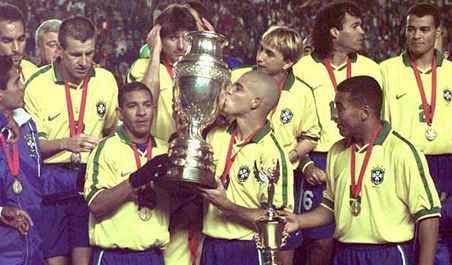 回顾97美洲杯：巴西轻松夺冠，阿根廷无比尴尬