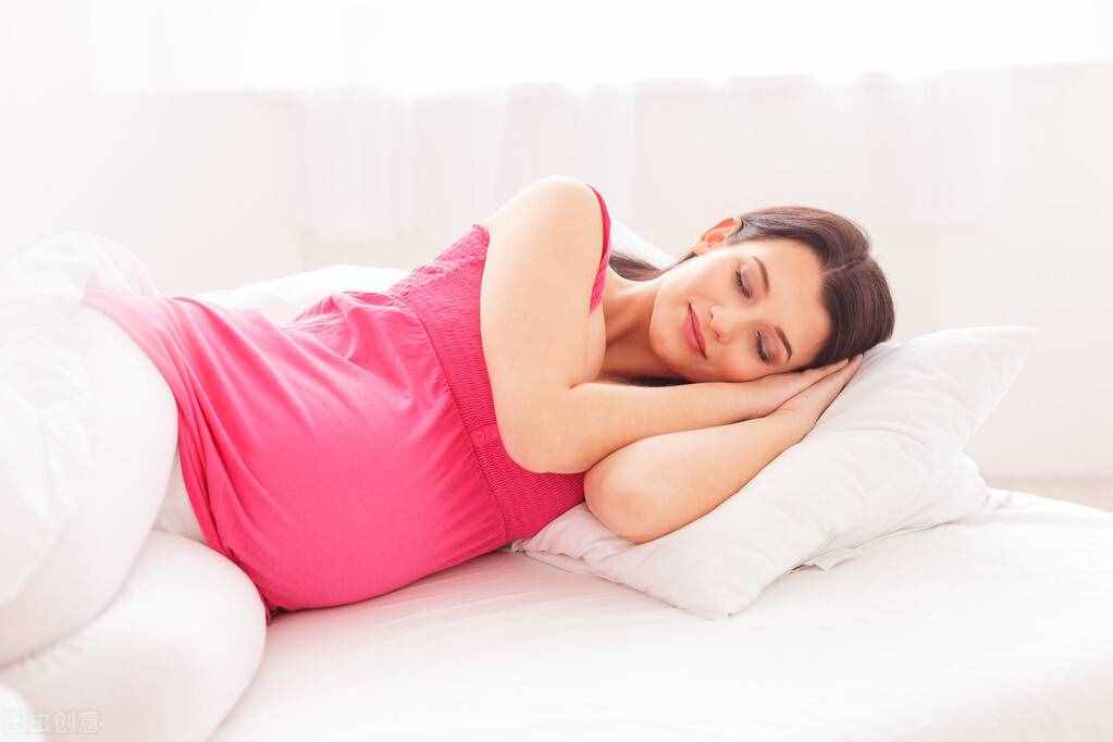 孕妇最正确的睡姿是怎样 （孕妇睡姿）