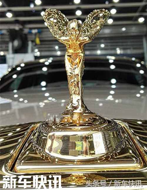 全国首提黄金版劳斯莱斯幻影，总价近1000万，一个车标30万