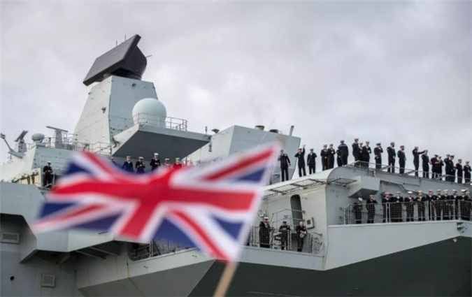 伊丽莎白女王号准备启航，时隔181年，英媒称伦敦又要“炮舰外交”