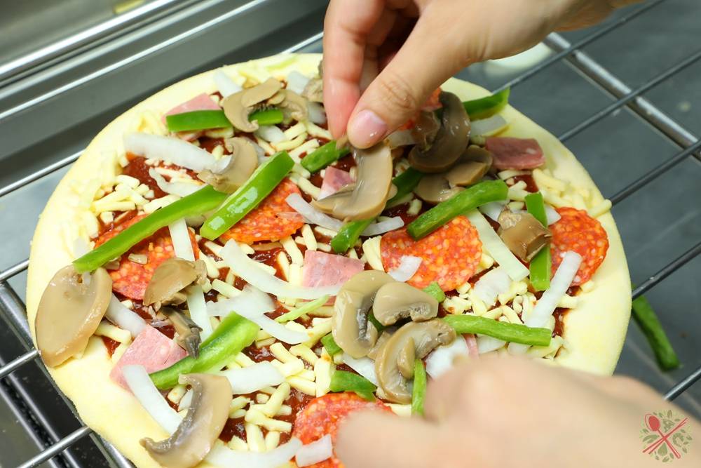 这家手工现烤比萨有25种口味，吃一个月不重样！