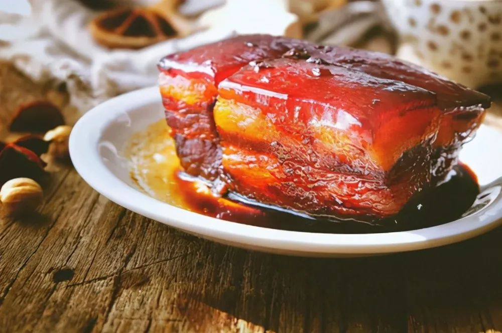 宋朝人吃饭时，经常说“小二切二斤肉来”，这肉是什么动物的肉？