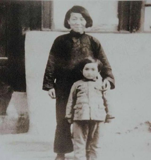 刘志丹英年早逝，妻子被逼跳崖幸运生还，唯一的女儿终成国家栋梁