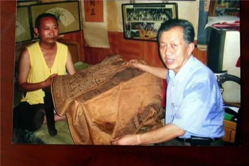 孙殿英炸开裕陵，将一张裹尸布扔泥水中，83年后被拍出1.3亿天价