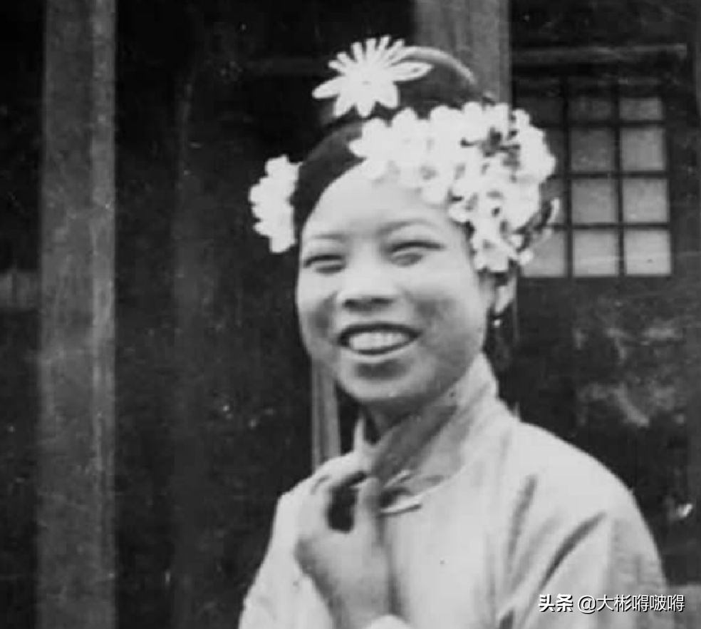 中国最后一位贵妃，与溥仪离婚后嫁给普通工人，一生悲惨