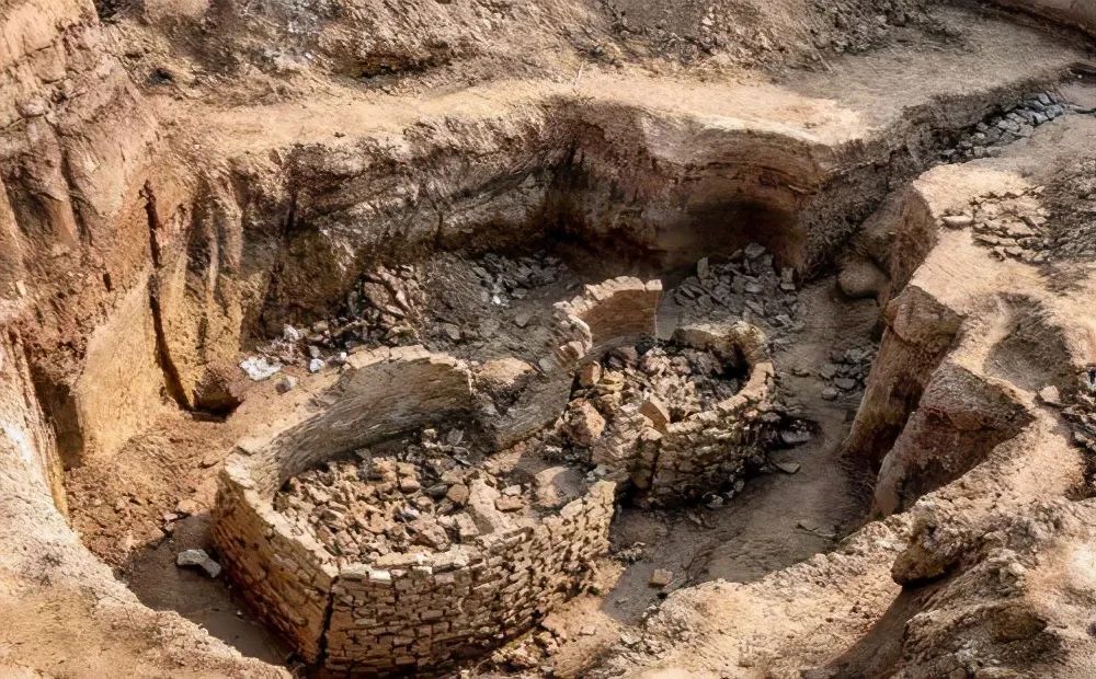 密云水库发现五阿哥永琪墓，陪葬品出土后，百年前的传言被证实