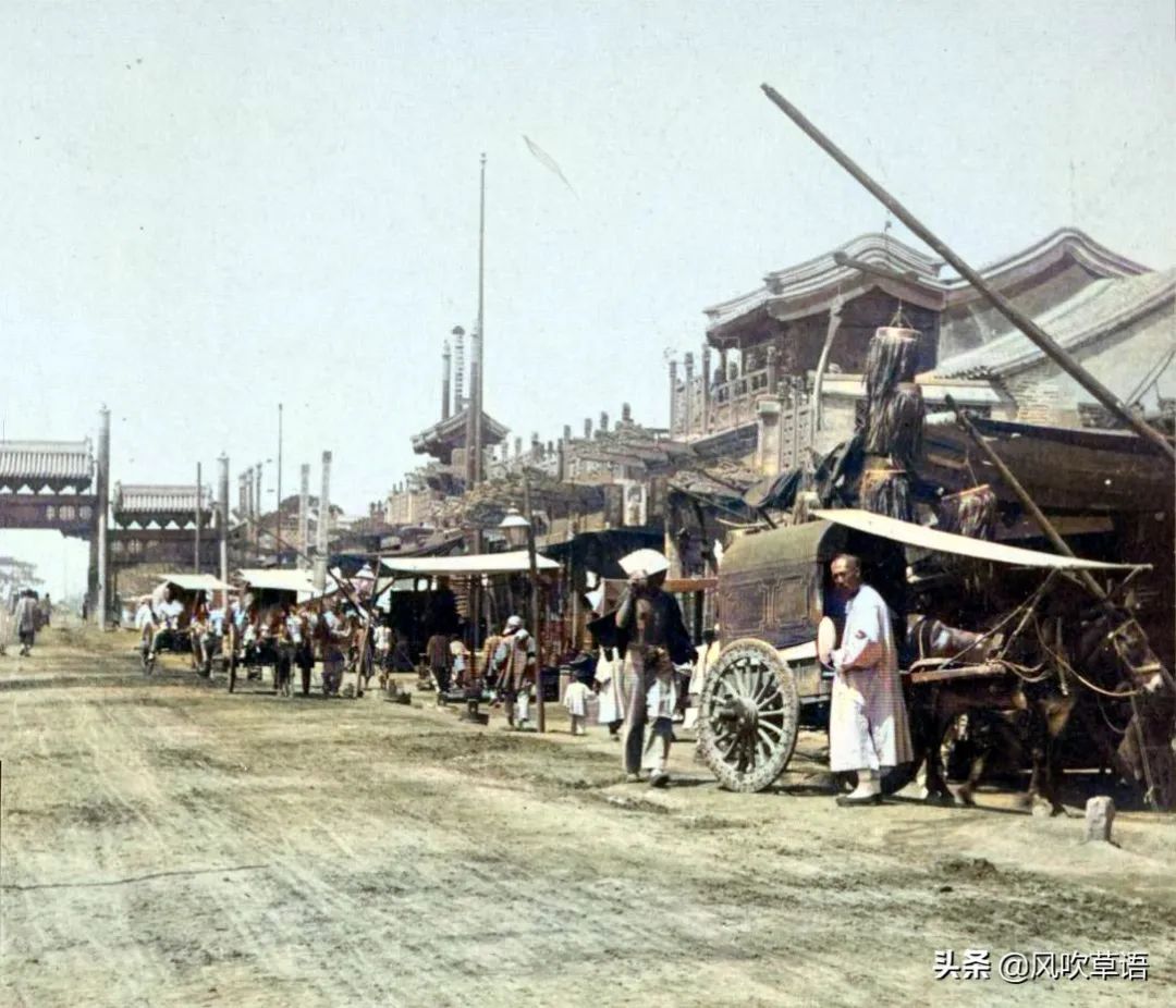 1902年北京旧影：119年前的北京街头，混乱而繁华