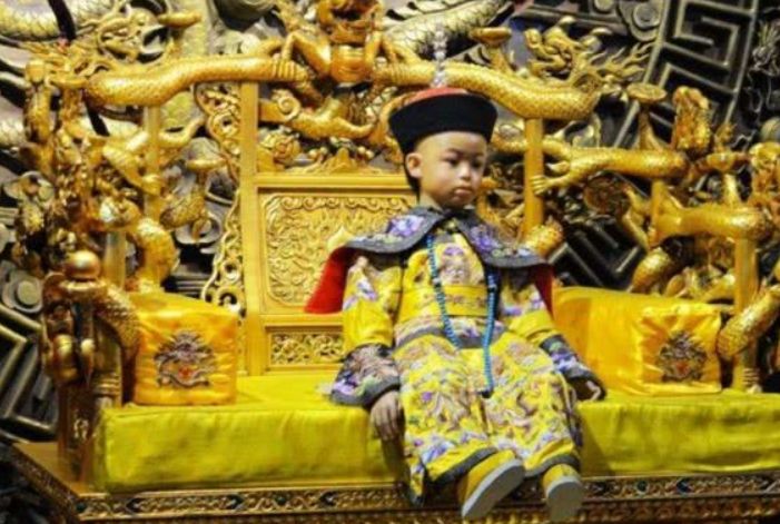 溥仪去世时，清朝都灭亡50多年了，他是如何葬入清朝皇陵的