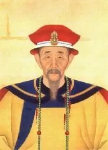 清朝灭亡后，假若十二位皇帝在地府相聚，努尔哈赤首先抽谁耳光？