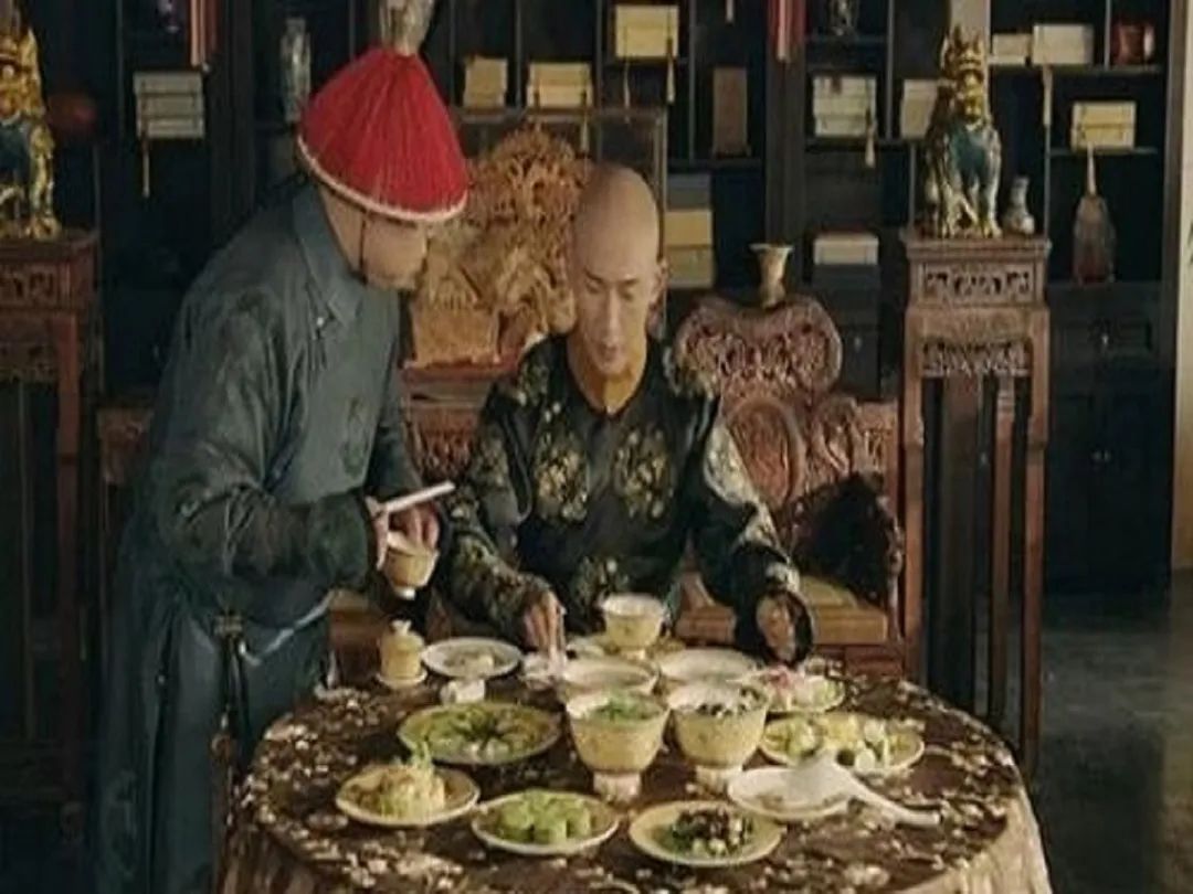用毒杀死皇帝很难吗？溥仪：我连热乎饭都吃不上，他们怎么下毒