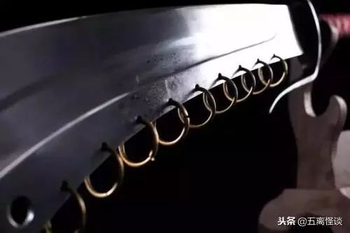 古代大刀上为何要装铁环？看看刀背上铁环的数量就知道了