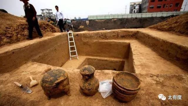 考古挖掘出土的酒能喝吗?