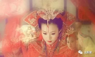 她13岁成为大清皇后，15岁被废，怀孕出宫，结局让人挠头了