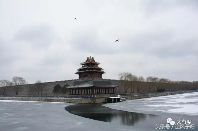 明朝灭亡后，为什么清朝皇帝还住在前朝的故宫里？