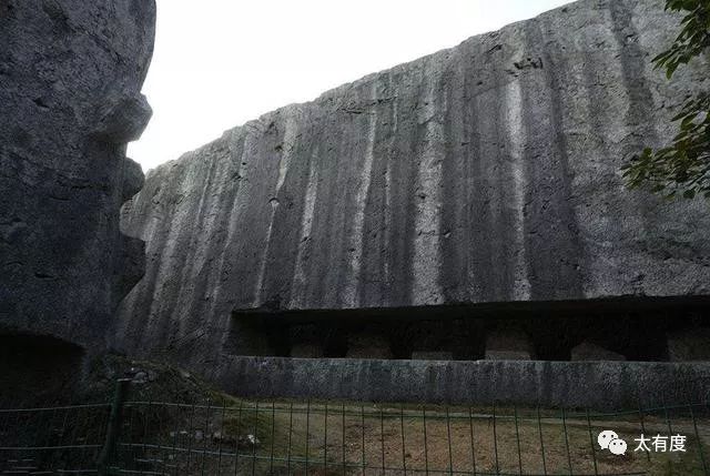 “天下第一碑”施工一半成烂尾：高78米重3万吨，挪不动竖不起！