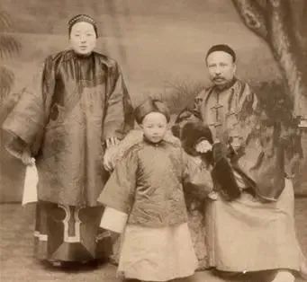 李鸿章去世后，清政府是如何对待他的家人的？