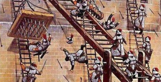 古代人打仗，敌人攻城时，守城士兵为何不推翻梯子？