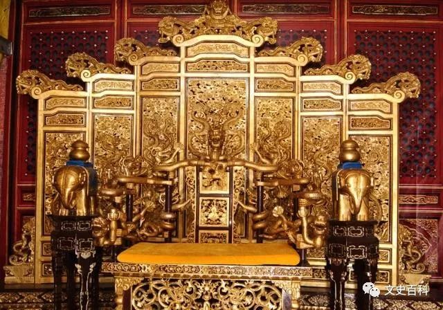 故宫里面的龙椅除了要镀金，还要雕刻13条龙，隐藏了什么含义？