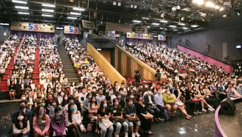 TVB玩大了，艺人训练班成真人秀，近3000人报名