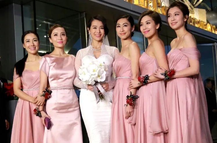 李施嬅被求婚成功，TVB艺人纷纷送祝福