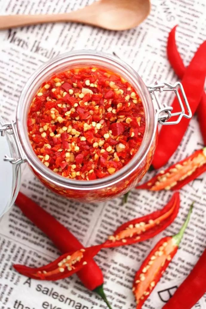 剁辣椒酱最经典的做法，不但好吃，还不易坏！