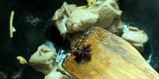 杨梅烧排骨，梅酱烧排骨，农村菜的新做法，好看又好吃！