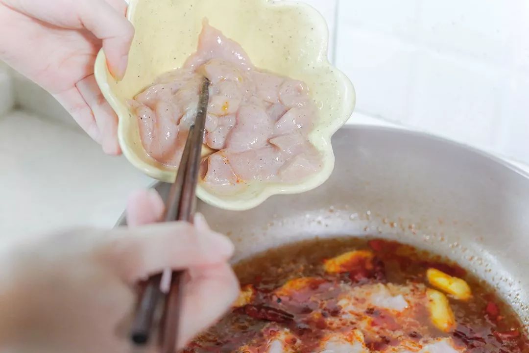 水煮肉片怎么做都不够嫩，因为这一步你做错了！