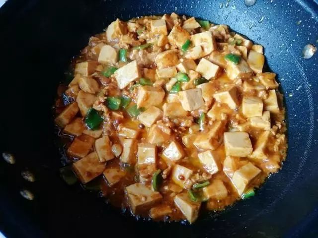 豆腐炒肉末，比麻婆豆腐还好吃，做法简单，别忘了加这味料！