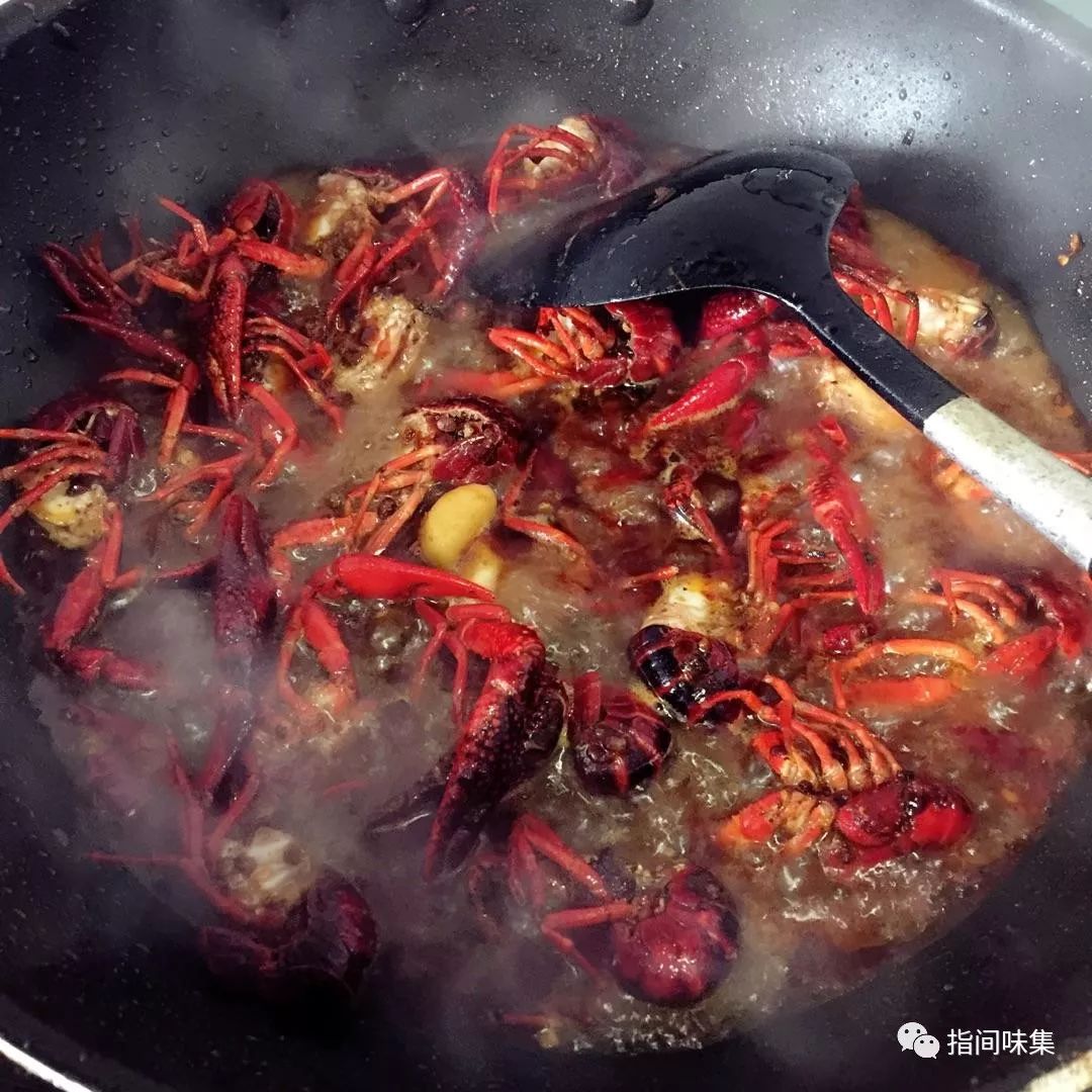 秘制麻辣小龙虾核心配方和做法，价值26000元的小吃创业美食！