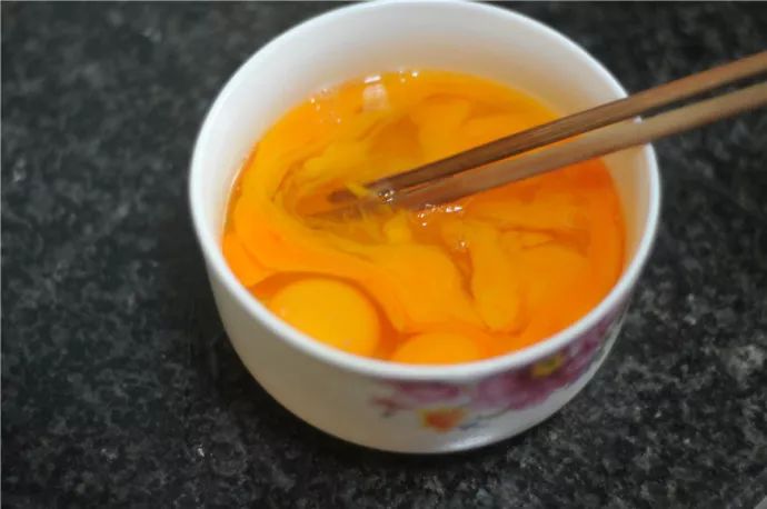 鸡蛋饺子的详细做法，香嫩爽滑，一次20个都不够吃！