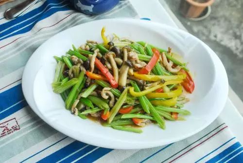 芹菜的9种做法，让喜欢吃芹菜的吃货嗨起来！