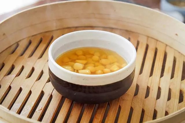 这份广东早茶一天能卖1000多份，来看看荷香糯米鸡的老式做法！