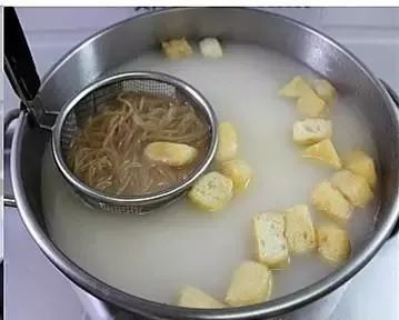 价值2600元的商用鸭血粉丝汤做法，技术配方非常详细！