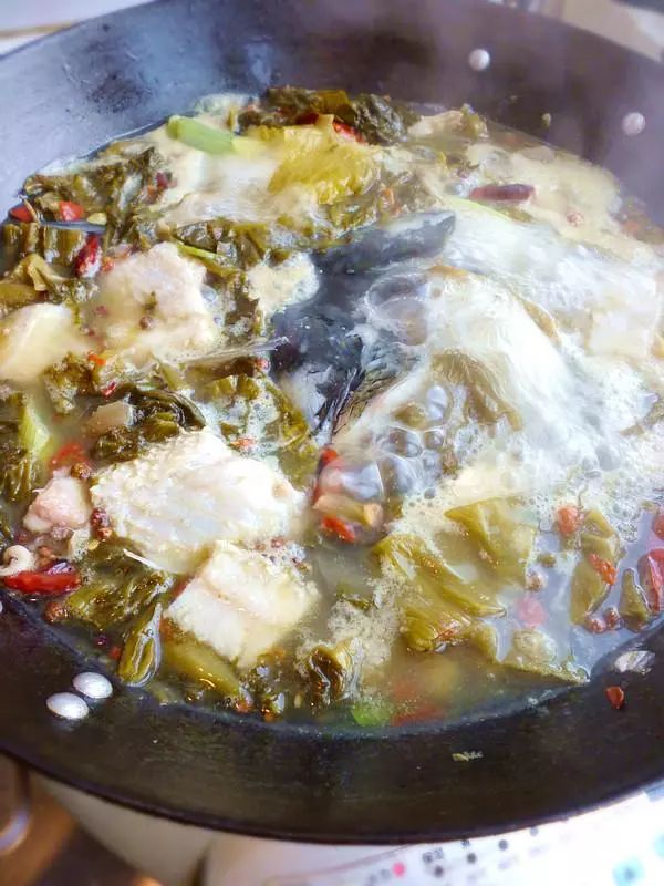 连汤都喝掉的酸菜鱼，自己在家也能做！酸辣爽口，汁浓味厚！