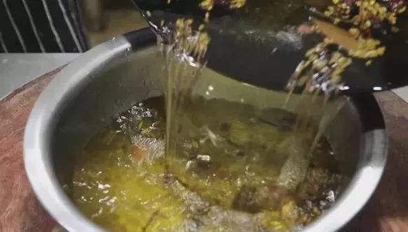 价值1500元的葱油配方，20年大厨揭秘饭店葱油的秘密！