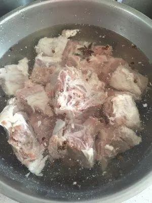 冬天来了，滋补羊蝎子是点的最多的，汤浓味鲜，吃上二口浑身不冷！
