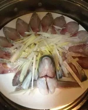 年年有鱼，一道颜值高又美味的年夜菜头道菜—孔雀开屏鱼！
