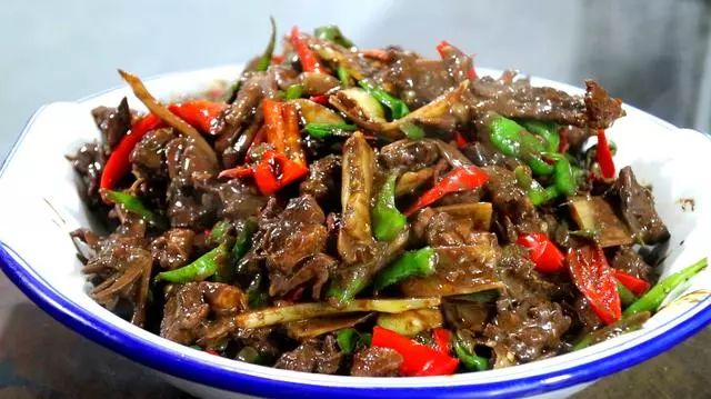湖南“血酱鸭”最正宗的做法，香辣可口，配方和做法都非常详细！