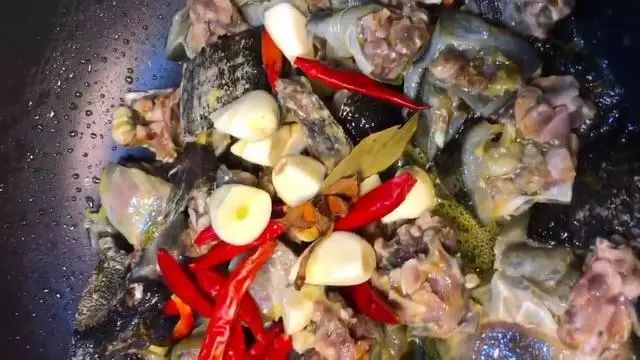 红烧甲鱼的正宗做法，鲜香软糯，汤汁浓稠，肉嫩没腥味！