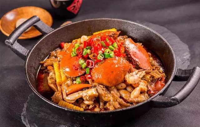 香辣蟹的拿手做法，味道鲜美，营养丰富，辣而不燥！