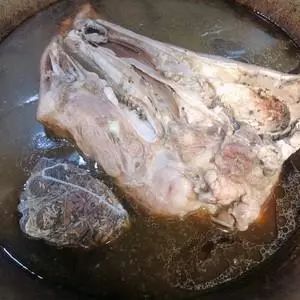 卤猪头肉，正宗的农村味道，揭开锅盖飘香四溢