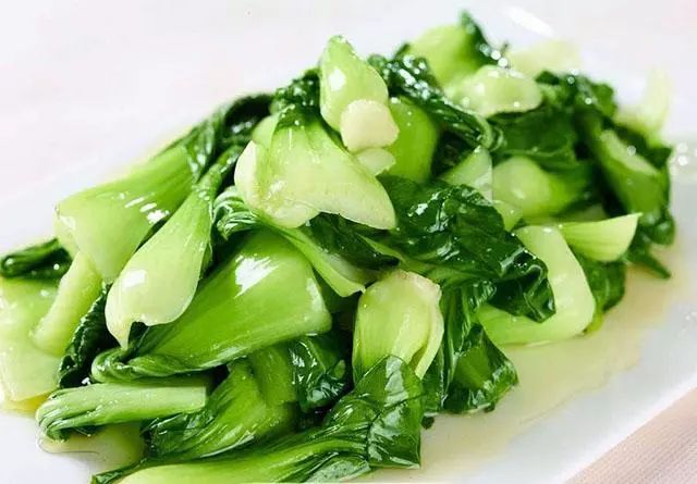 青菜怎样做才好吃？掌握这几个小技巧，青菜又绿又嫩又好吃