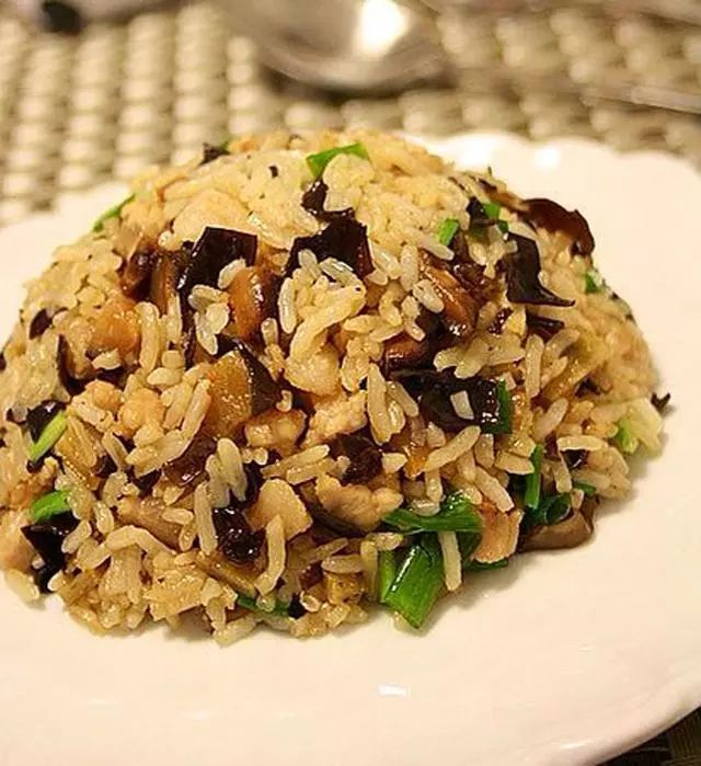 下班回家炒菜麻烦怎么办？学会这10种方法焖米饭，比平时多吃两大碗，真好吃