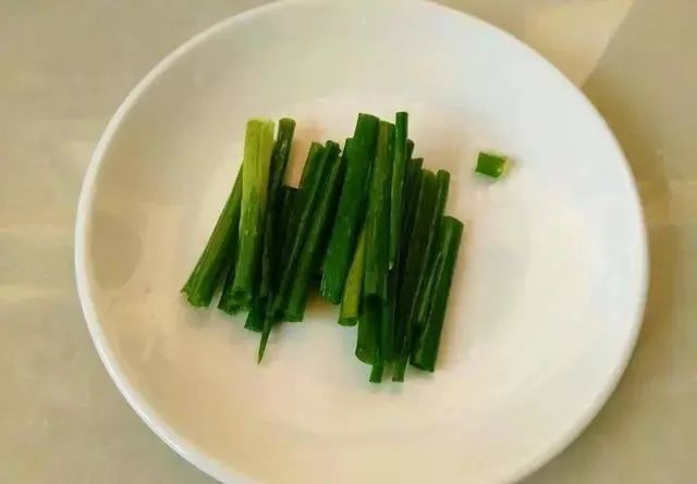 大厨亲自示范｜一碗正宗的老上海葱油面是怎样做出来的？看看味道正不正？