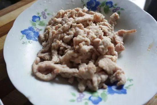 最下饭的一道菜<仔姜炒肉>，鲜香脆嫩，开胃下饭，做法特简单！
