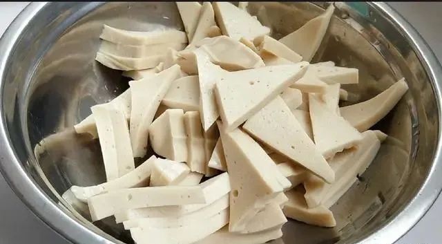 千叶豆腐怎么做最好吃？学会这3个技巧，口感绵柔，香辣入味，开胃又下饭！
