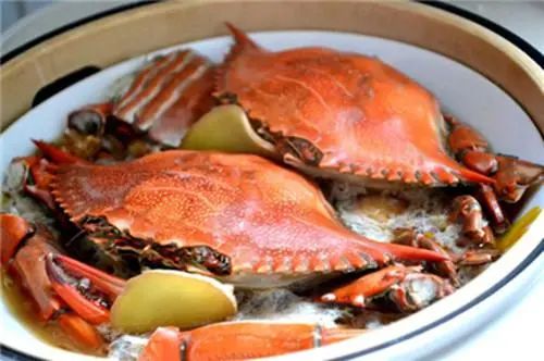 螃蟹千万不要直接下锅蒸？教你正宗的蒸螃蟹方法和个绝招，保证肉嫩味鲜！