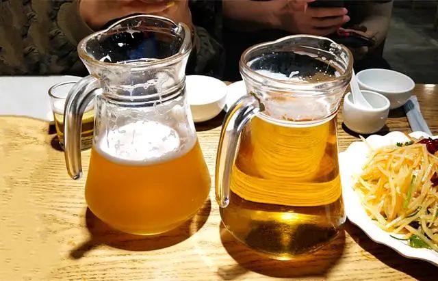 生啤、熟啤、原浆、纯生、扎啤有什么区别？哪一种啤酒更好喝？爱喝啤酒的你一定要看！
