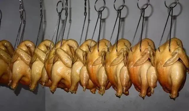 新疆秘制椒麻鸡的做法，不用炒不用炸，关键在于椒麻汁，麻香味醇厚，冷吃热吃都可以！