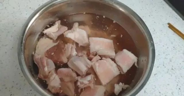 清炖羊肉汤的独家秘方，记住这3步，汤浓鲜美，软而不烂，味道实在太好了！